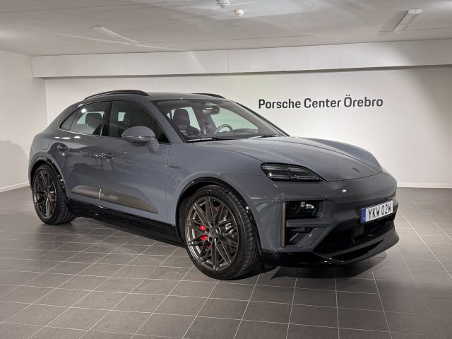 Porsche Macan Turbo 2025