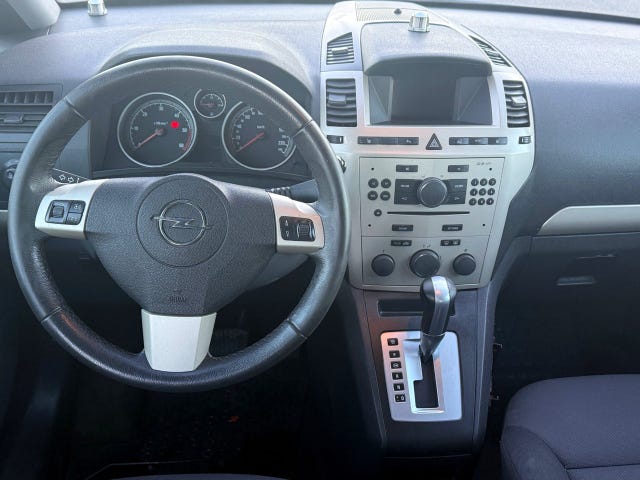 Opel Zafira — bild 10 av 12