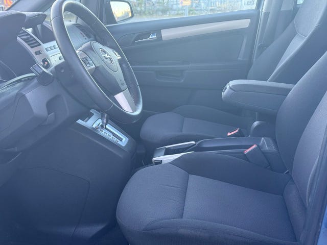 Opel Zafira — bild 12 av 12