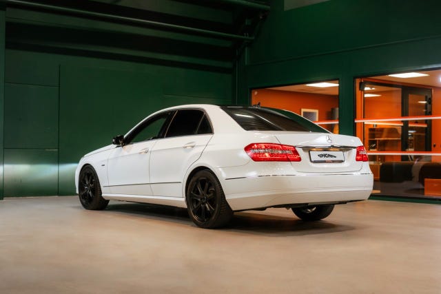 Mercedes-Benz E250 2010 – bild 3