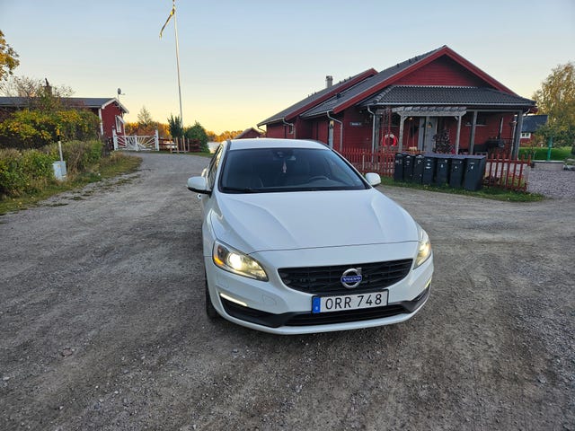 Volvo V60 2015 – bild 2