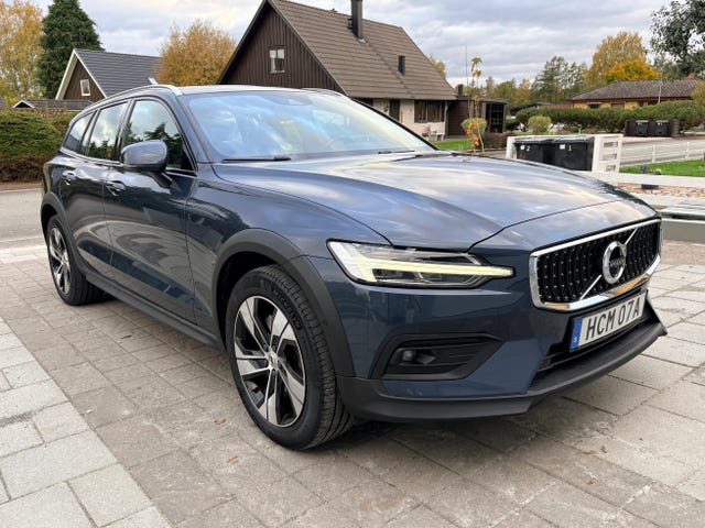 Volvo V60 Cross Country 2021 – bild 2