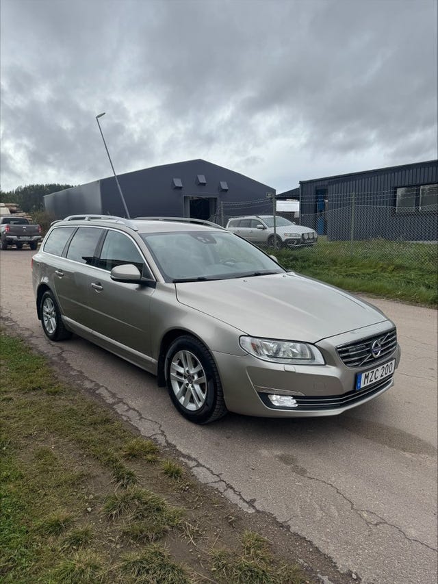 Volvo V70 2016