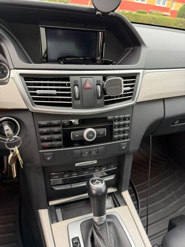 Mercedes-Benz E220 2011 – bild 3
