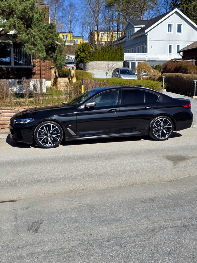 BMW M550i 2021