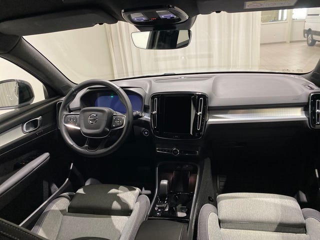 Volvo XC40 2025 – bild 2