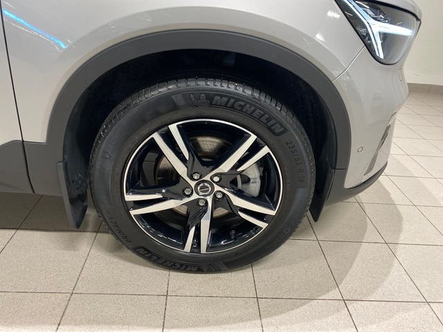 Volvo XC40 2025 – bild 3