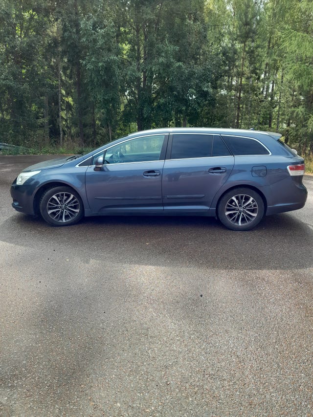 Toyota Avensis 2010