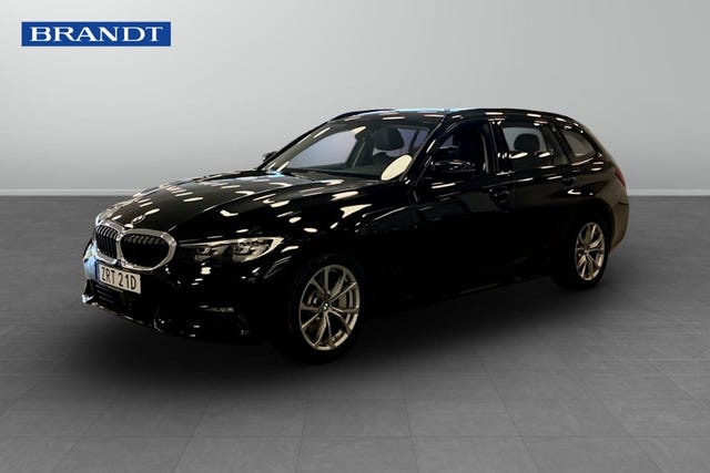 BMW 330e 2021