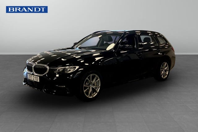BMW 330e 2021