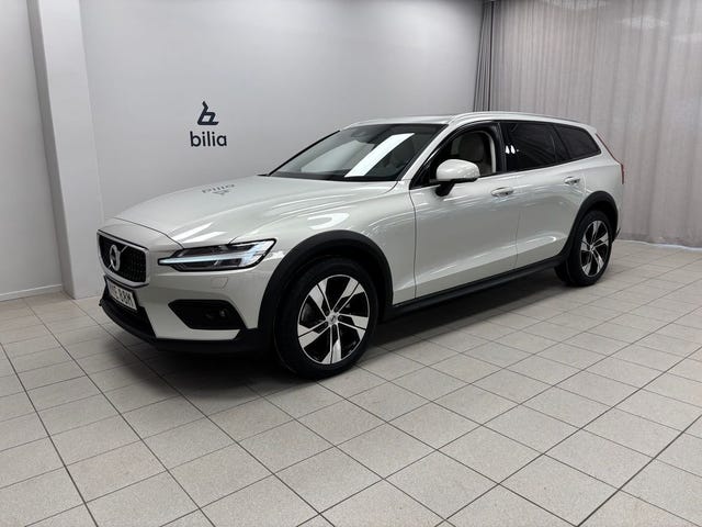Volvo V60 Cross Country 2021