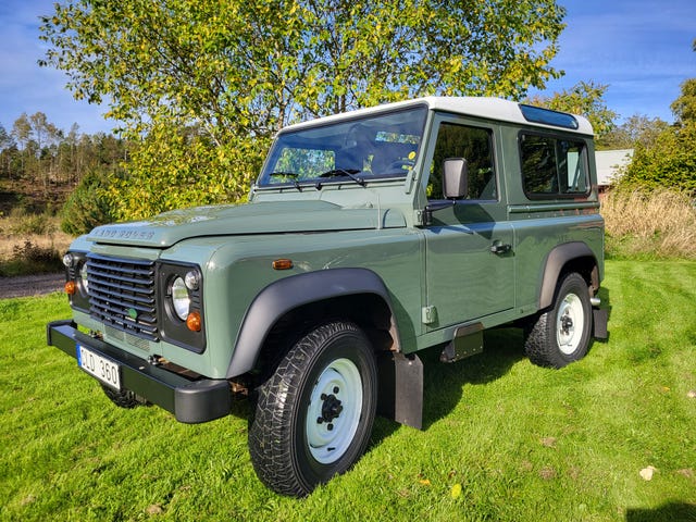 Land Rover Defender 90 2011