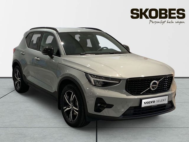 Volvo XC40 2025