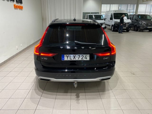 Volvo V90 Cross Country 2018 – bild 4