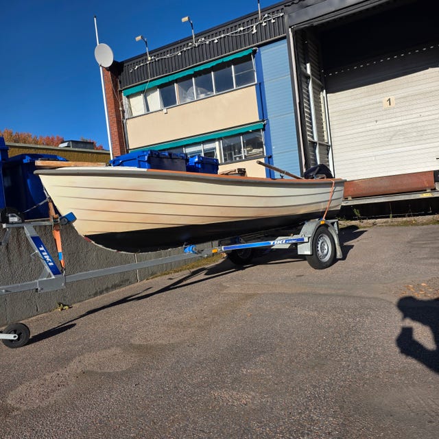 ASKELADDEN 430 + 80 trailer + 9,8 Hk Tohatsu