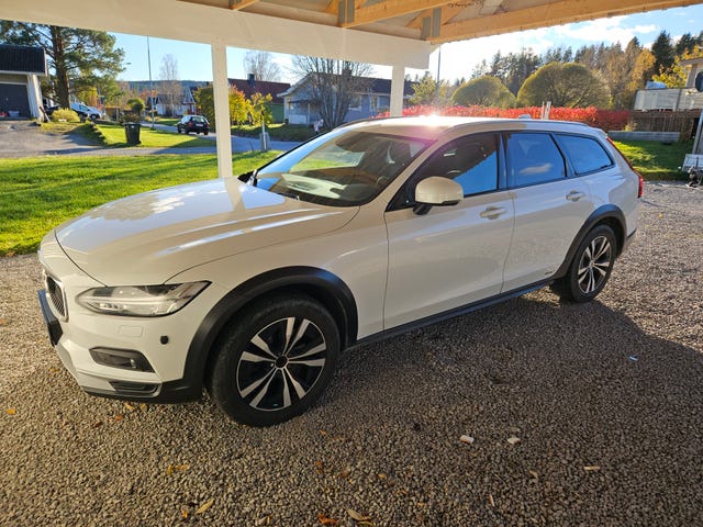 Volvo V90 Cross Country 2021