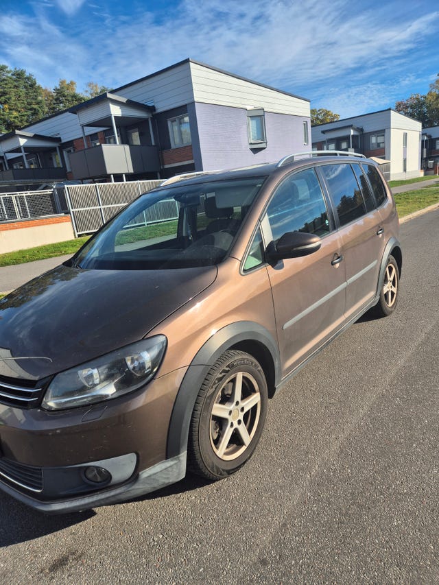 Volkswagen Touran Cross 2014