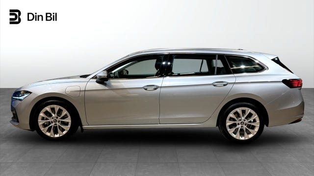 Skoda Superb 2025 – bild 2