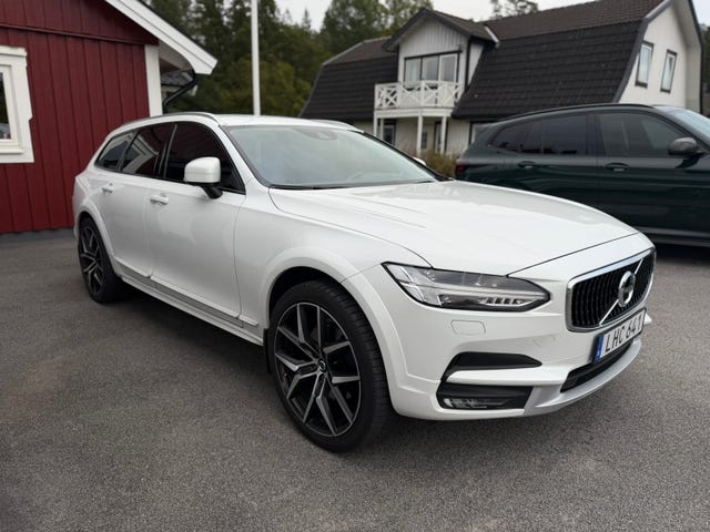 Volvo V90 Cross Country 2018 – bild 2