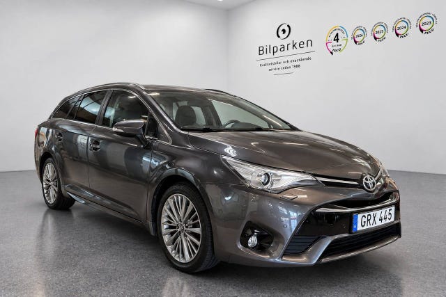 Toyota Avensis 2015