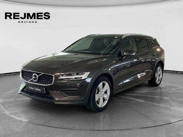Volvo V60 Cross Country 2023