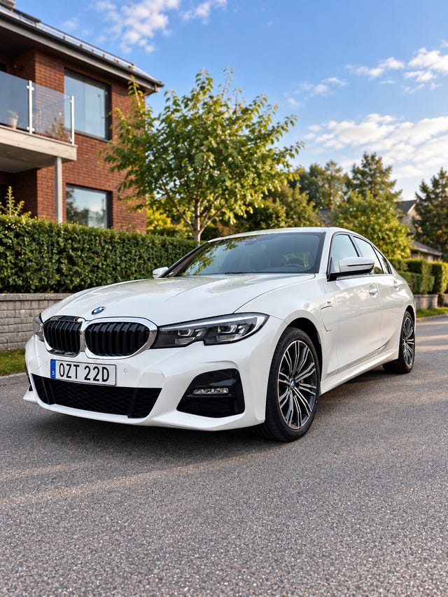 BMW 330e 2021