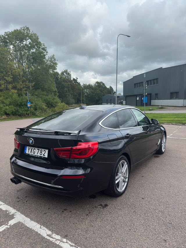 BMW 320d 2019 – bild 2