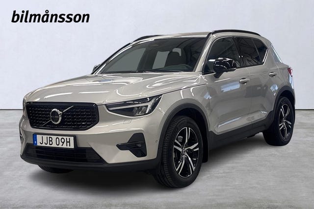 Volvo XC40 2025