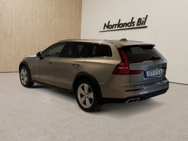 Volvo V60 Cross Country 2020 – bild 3