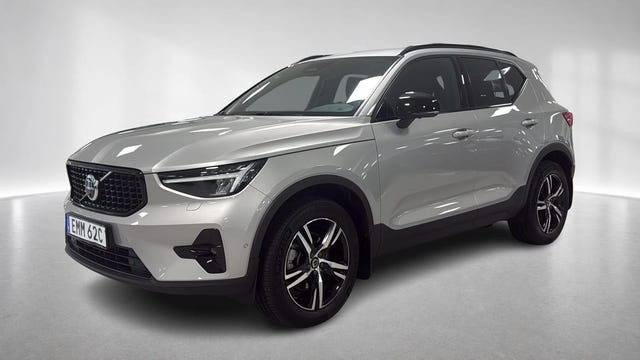 Volvo XC40 2025
