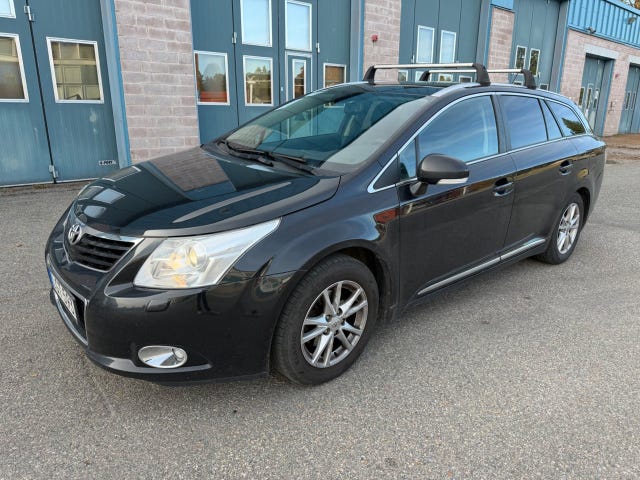 Toyota Avensis 2011