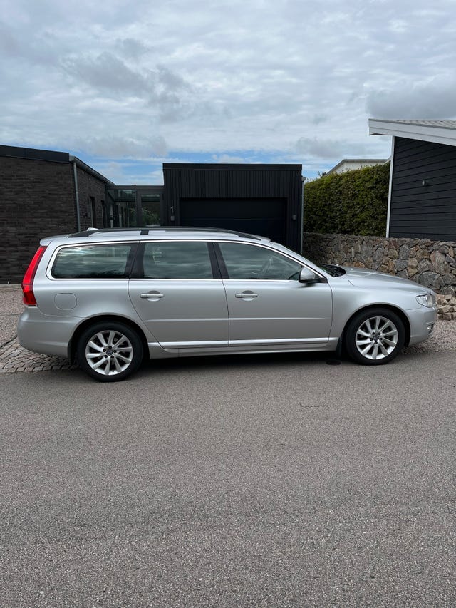 Volvo V70 2016