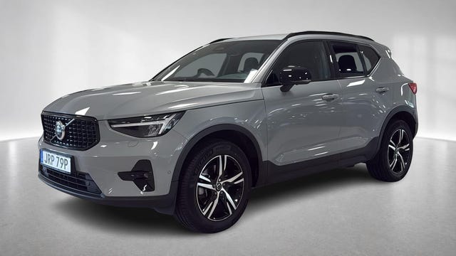 Volvo XC40 2025
