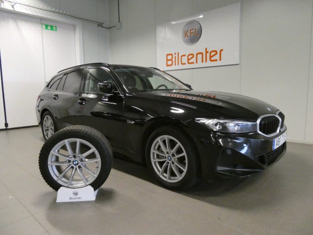 BMW 330e 2023