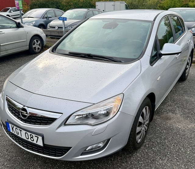 Opel Astra 2011