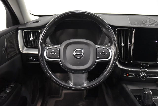 Volvo XC60 2021 – bild 2