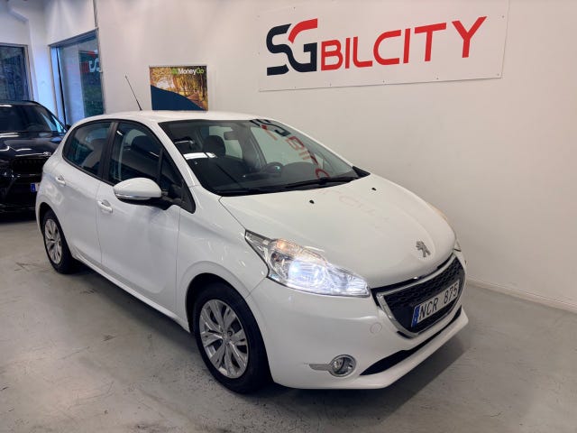 Peugeot 208 2012