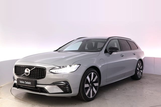 Volvo V90 2025
