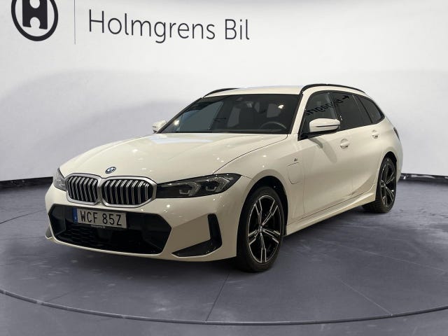 BMW 330e 2025