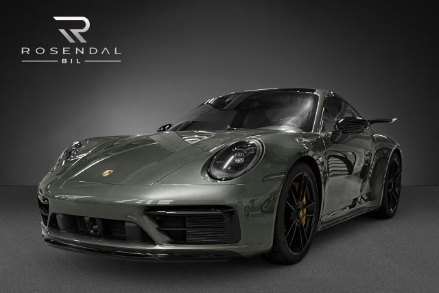 Porsche 911 Carrera 4 GTS 2023