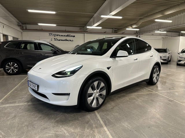 Tesla Model Y 2023
