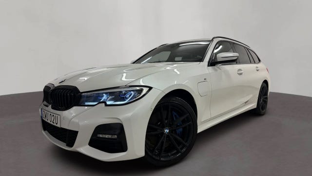 BMW 330e 2021