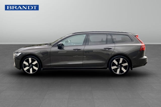Volvo V60 2025