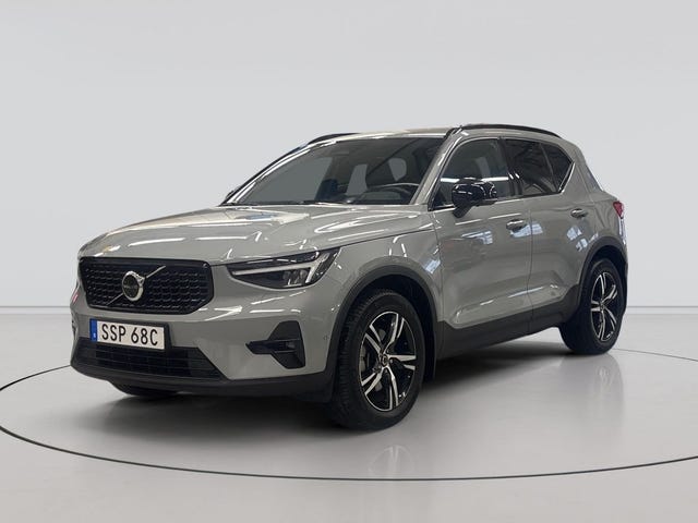 Volvo XC40 2025