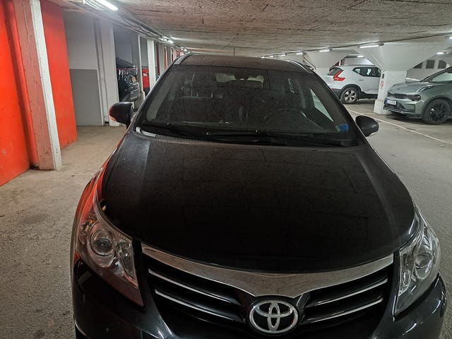 Toyota Avensis 2015