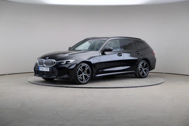 BMW 330e 2024