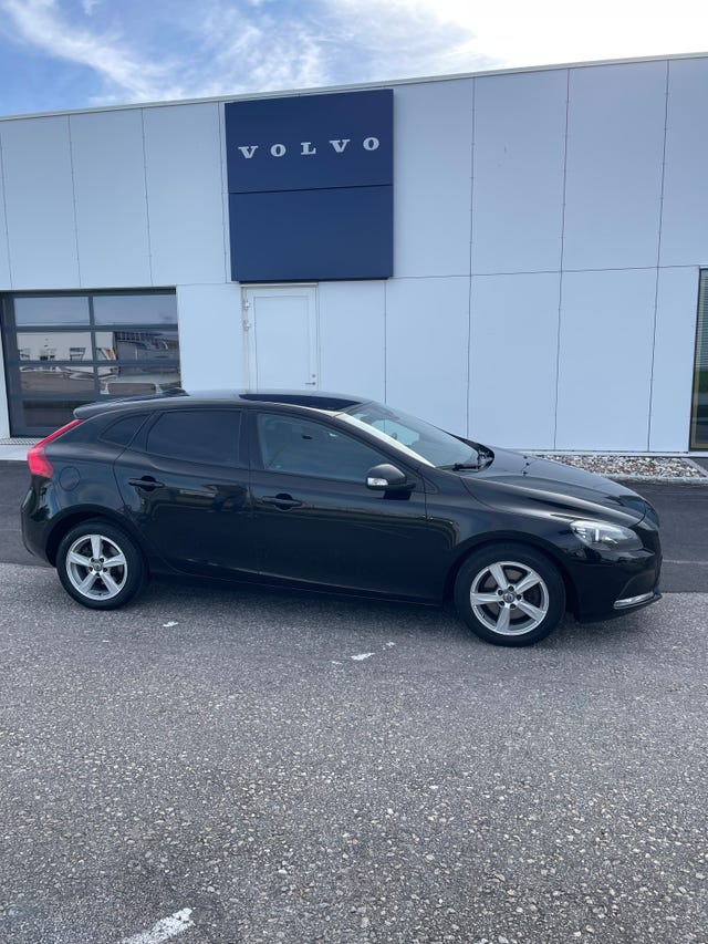 Volvo V40 2015