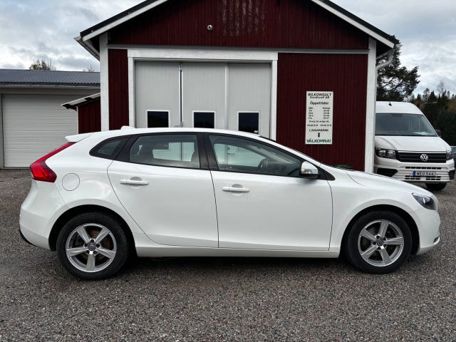 Volvo V40 2018
