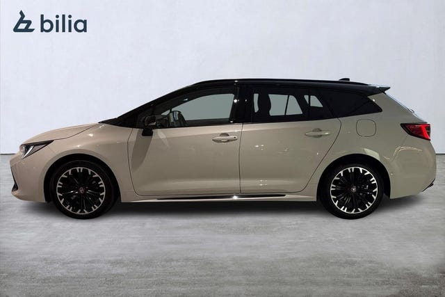 Toyota Corolla 2022 – bild 2