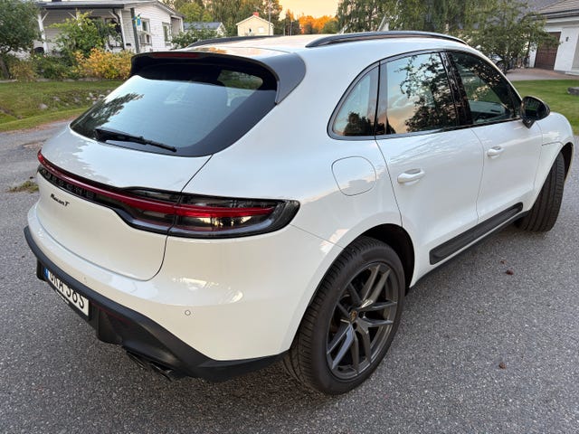 Porsche Macan T 2024
